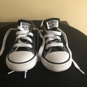 Black and white size 8 Converse